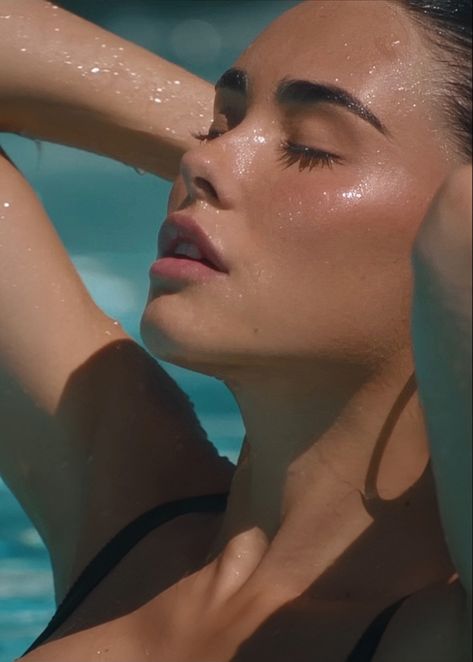 Madison Beer Showed Me Music Video, Showed Me Madison Beer, Madison Beer Hot Pics, Madison Beer Body, Madison Beer Icons, Madison Beer Video, Jennifer Connelly Young, Portrait Challenge, Beer Pictures