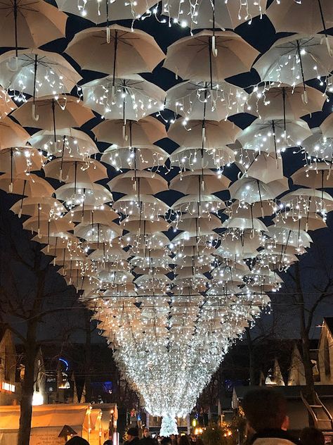 Christmas Ceiling Installation, Christmas Art Installation, Ceiling Decorations For Party, Paris Umbrella, Cheap Office Furniture, Event Entrance, Wedding Ceiling, Umbrella Decorations, Wedding Entrance Decor