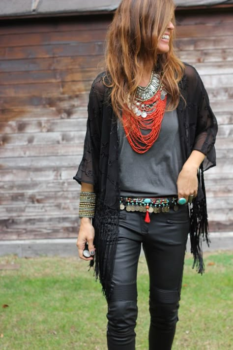 4 Vetement Hippie Chic, Look Hippie Chic, Kimono Outfits, Look Boho Chic, Boho Mode, Mode Hippie, Kimono Outfit, Estilo Hippie, Mode Boho