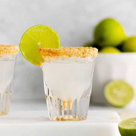 Key Lime Shooters Recipe, Key Lime Shots, Key Lime Shots Recipe, Key Lime Pie Shots Recipe, Key Lime Pie Shots, Key Lime Jello Shots, Key Like Pie, Key Lime Pie Shot, Lime Jello Shots