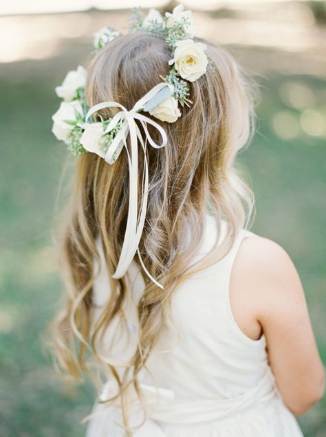 Boot Photography, Girls Crown, Flower Girl Crown, Flower Girl Headbands, Mom Wedding, Flower Hair Comb, Elegant Themes, Trendy Flowers, Wedding Flower Girl