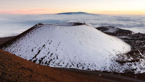 Mount Pinatubo, Green Sand Beach, Hawaii Real Estate, Mauna Loa, Mauna Kea, Best Snorkeling, Hawaii Life, Cascade Mountains, University Of Southern California