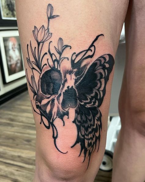 🦋 Skull Butterfly 💀 by Trevor @5nake.me.home.tonight! Trevor is Open for new projects! Please give us a call to book a consult! #skull #butterfly #flowers #skulltattoo #butterflytattoo #floraltattoo #blackandgreytattoo #blackinktattoo #blackandgrey #blackandgreysociety #blackandgreyrealism #blackgoldtattooco #BGTC #crimsonempiretattoo #crimsonempire #CET #yeg #yegtattoo #yegtattoos #yegtattooshop #yegtattooartist #yeglocal #yegsmallbusiness #shoplocalyeg #yegbusiness #yeglife Butterfly Illusion Tattoo, Witchy Flowers Tattoo, Butterfly Skull Tattoo, Skull Thigh Tattoos, Skull Butterfly Tattoo, Heart Tattoos With Names, Butterfly With Flowers Tattoo, Tattoo Trash, Tattoo Roses