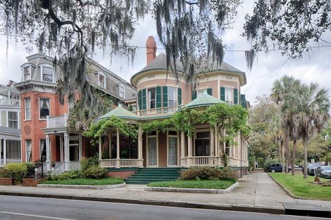 Elkins West Virginia, Woodland California, Captivating Houses, Historic Homes For Sale, Walled Courtyard, Queen Anne Victorian, Victorian Beauty, Oak Trim, Old Mansions