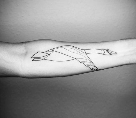 Geese Tattoo, Goose Tattoo, Flying Goose, Mo Ganji, Hand And Finger Tattoos, Fox Tattoo, Red Tattoos, World Tattoo, Large Tattoos