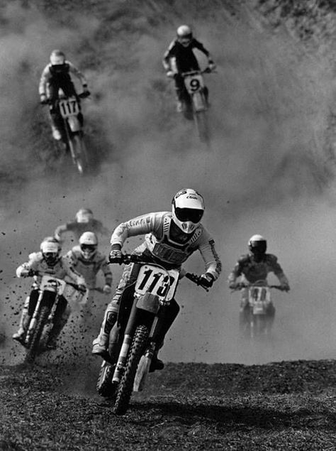 Motocross Photography, Motocross Love, Dirt Bike Racing, Cool Dirt Bikes, Image Moto, Motorcross Bike, Biker Photoshoot, Race Bike, Bike Race