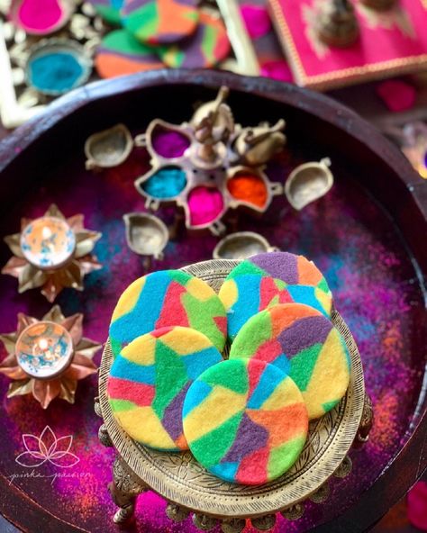 Holi Butter Cookies Holi Activities, Jar Snacks, Holi Theme, Holi Recipes, Food Bites, Holi Party, Indian Cooking Recipes, Desi Food, Art Therapy Activities