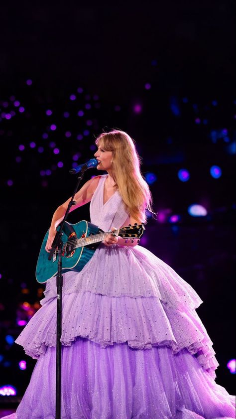 Taylor Swift Speak Now, Estilo Taylor Swift, Taylor Swift Cute, Swift Photo, Taylor Swift Outfits, Speak Now, Taylor Swift Concert, Beach Vacations, Honeymoons