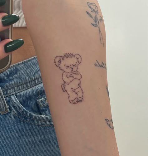 Harry Styles Gucci Bear Tattoo, Harry Styles Teddy Bear Tattoo, Harry Styles Bear Tattoo, Harry Styles Gucci Ha Ha Ha Bear, Cute Tattoos Harry Styles, Harry Gucci Bear, Meet Me In The Hallway Tattoo, Gucci Hahaha Bear, Gucci Ha Ha Ha Bear