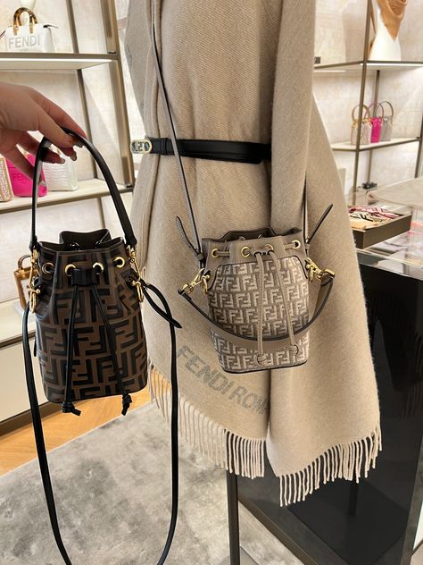 Fendi Bucket Bag Outfit, Bucket Bags Outfit, Fendi Bucket Bag, Fendi Bucket, Luxury Goals, Crossbody Bag Outfit, Emma Style, Dream Bag, Dream Bags