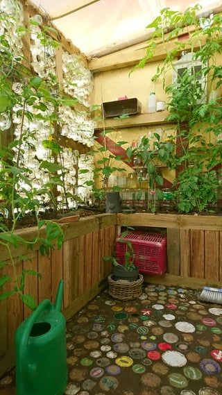 Glass Jar Greenhouse : 5 Steps (with Pictures) - Instructables Greenhouse Interior, Office Canteen, Grass Roof, Lean To Greenhouse, Eco Buildings, Eco Garden, Greenhouse Shed, Greenhouse Interiors, Living Roofs