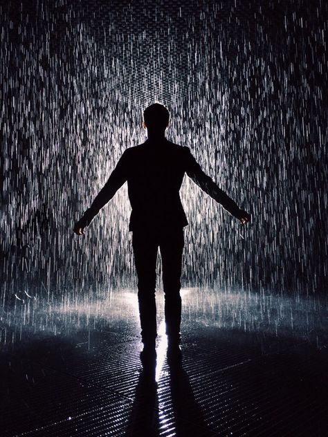 Dancing Pose, Rain Aesthetic, Rain Pictures, Standing In The Rain, All About Dance, Rain Wallpapers, Connor Franta, Rain Art, Walking In The Rain