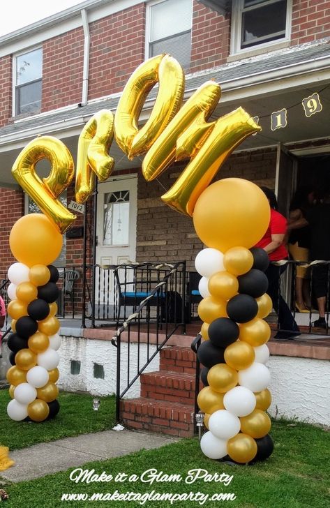 Prom Balloon Columns, Black White And Gold Balloon Columns, Prom Balloon Ideas, Prom Send Off Decorations, Prom Sendoff Decoration Ideas, Prom Balloon Arch, Prom Set Up Ideas At Home, Prom Backdrop Ideas, Prom Send Off Ideas Decorations