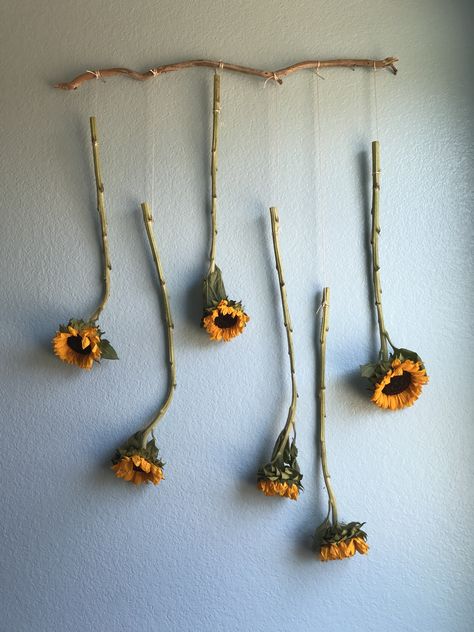 Hanging Sunflower Decor, Sunflower Room Garden, Sunflower Room Decor, Sunflower Festival, Sunflower Room, Dried Sunflowers, Boho Kids Room, Mom Party, Toddler Rooms