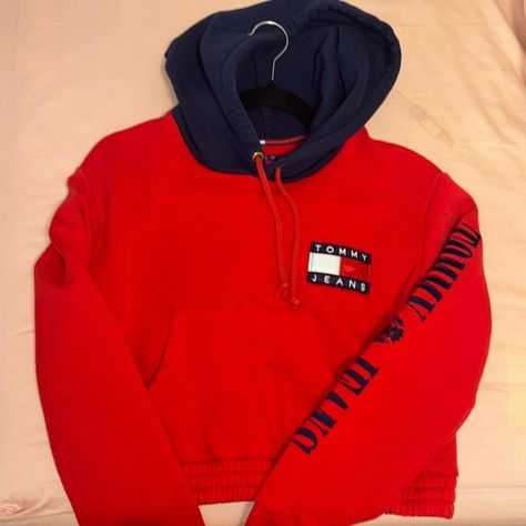 Tommy H Hoodie Sweater Size S Tommy Hilfiger Hoodie, Tommy Hilfiger Tops, Tommy Jeans, Hoodie Sweater, Sweater Hoodie, Sweater Sizes, Tommy Hilfiger, Closet, Fashion Tips