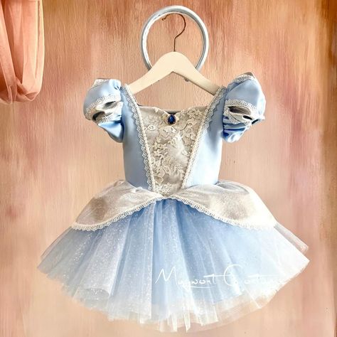 Cinderella Dress for babies, toddlers and girls ✨ #CinderellaPartyCostume #cinderelladress #cindirellababy #cindirellabirthdayparty #cindirellabirthday Toddler Girl Halloween Costume, Princess Baby Dress, Toddler Costumes Girl, Halloween Costume Toddler Girl, Toddler Girl Halloween, Disney Princess Costumes, Girl Halloween Costume, Halloween Princess, Cinderella Princess