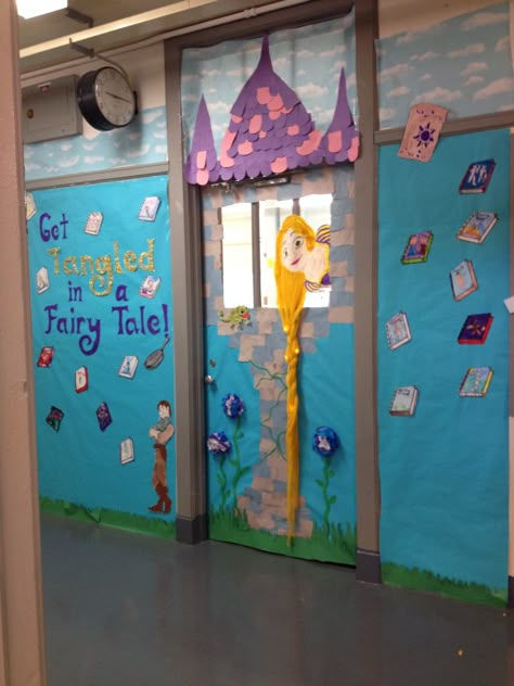 Classroom door. Rapunzel tangled Rapunzel Decorations, Fairy Tale Classroom, Kindergarten Classroom Door, Themes Preschool, School Castle, Preschool Classroom Themes, Disney Decorations, Fairy Tales Preschool, Board Themes