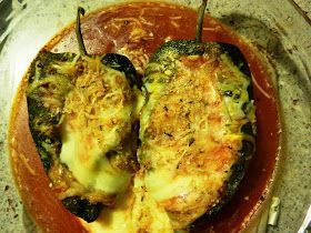 Chicken Relleno Recipe, Chilli Relleno Recipe, Chicken Chili Relleno Recipe, Leftover Chicken Recipes Healthy, Shredded Chicken Chili, Stuffed Chili Relleno Recipe, Chile Relleno Casserole Recipe, Chile Relleno Recipe, Slow Cooker Chicken Chili