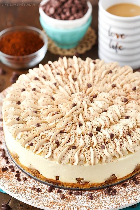 This Tiramisu Cheesecake is a super easy no-bake recipe and tastes just like tiramisu cake! The combination of espresso, Kahlua and mascarpone cheese is to die for! #tiramisucheesecake #cheesecakerecipe #italiandesserts #italiancheesecake #easycheesecakerecipe #tiramisudessert #mascarponecheesecake Tiramisu Cupcakes, Homemade Whipped Cream Recipe, Tiramisu Cheesecake, Easy No Bake Cheesecake, Tiramisu Dessert, Baked Cheesecake Recipe, Tiramisu Cake, Tiramisu Recipe, Mascarpone Cheese