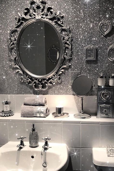 Glitter Walls Are Now a Thing, and Honestly, We Can't Say We're Mad About It Glitter Bathroom, Glitter Bedroom, Glitter Room, Glitter Paint For Walls, Glitter Wall, Dekorasi Kamar Tidur, Vintage Bathroom, Farmhouse Kitchen Decor, Luxury Decor