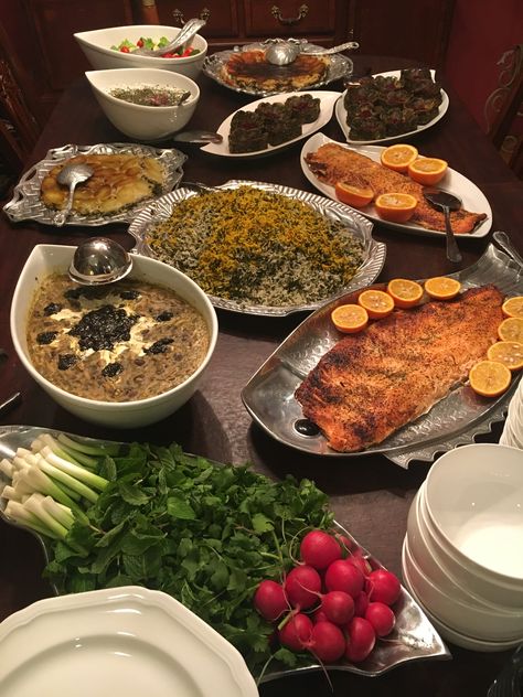 Christmas Feast Table Food, Persian Food Party, Persian Party Food, Persian Dinner Table, Persian Dinner Party, Food Persian, Iranian Dishes, Afghan Food, Iran Food