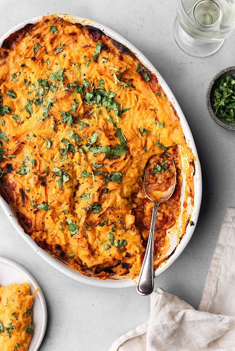 Lentil Shepherd's Pie with Sweet Potato Mash - Cupful of Kale Lentil Shepherds Pie, Shepherds Pie Recipe Pioneer Woman, Cheesy Sweet Potato, Shepherds Pie Recipe Healthy, Lentil Potato, Sweet Potato Mash, Vegan Lentil, Shepherds Pie Recipe, Vegan Cheddar