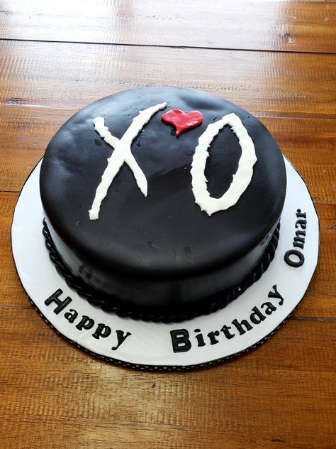 The Weeknd Cake. Chocolate Cake/M& M Filling. The Weeknd Cake, The Weeknd Birthday, Edible Picture Cake, 14th Birthday Cakes, Cute Birthday Cakes, Just Cakes, Birthday Surprise Party, Sweet 16 Parties, Fun Baking Recipes