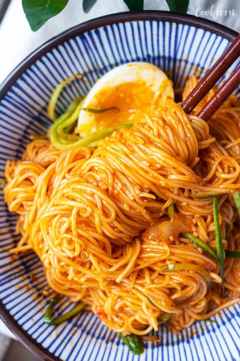 10-Minute Bibim Guksu (Korean Spicy Cold Noodles) - Cookerru Guksu Recipe, Guksu Korean, Spicy Cold Noodles, Cold Noodles Recipes, Bibim Guksu, Spicy Korean Noodles, Korean Cold Noodles, Koreansk Mad, Korean Noodles