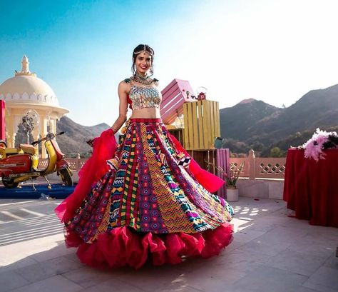 Multicolored Lehengas For Summer Weddings.   #multicoloredlehenga #bridalinspo #lehengainspiration #indianweddinginspiration #shaadisaga #shaadisagafashion भारतीय दुल्हन संबंधी, Choli Blouse Design, डिजाइनर कपड़े, Mehendi Outfits, Indian Outfits Lehenga, Lehnga Dress, Bridal Lehenga Collection, Designer Bridal Lehenga, Estilo Hippie