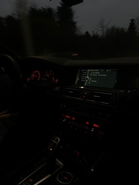 Car Inside Night, Inside Car Wallpaper, Night Car Aesthetic, Drive Aesthetic, Night Rides Car, Night Drives, Inside Car, Night Drive, City Vibes