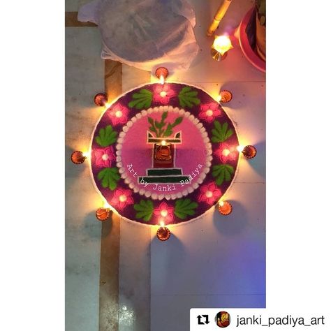 #happy #devdiwali #tulsivivah #2k18 🎉🎊💫😇 #festivevibes #goodvibes #2018 #festival #festivaloflights #diyas #colors #colorful #colors_of_day #rangoli #festiveseason #coloring #indian #traditional #india #tradition #rangilurajkot #rajkot #gujarat #follow . #jankipadiyaart Tulsi Vivah, Indian Traditional, Ornament Wreath, Tree Skirts, Festival Season, Christmas Tree Skirt, Christmas Bulbs, Christmas Tree, India