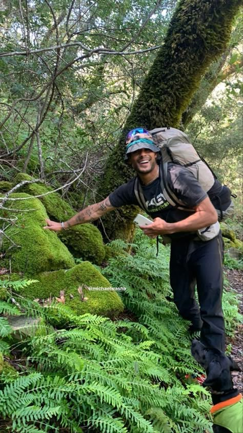 Men Hiking Outfit, Hippie Boy, Ryke Meadows, Granola Aesthetic, Hiking Pics, Cute Hiking Outfit, Camping Aesthetic, Hiking Essentials, Hiking Aesthetic