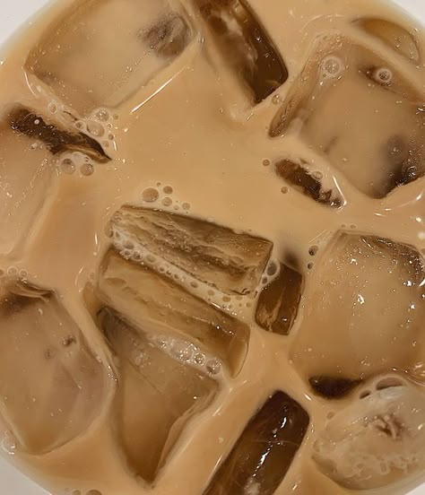 Coffee Obsession, Pretty Drinks, Ice Coffee, Trendy Boutique, Coffee Coffee Coffee, Coffee Aesthetic, Aesthetic Coffee, Beige Aesthetic, Brown Aesthetic