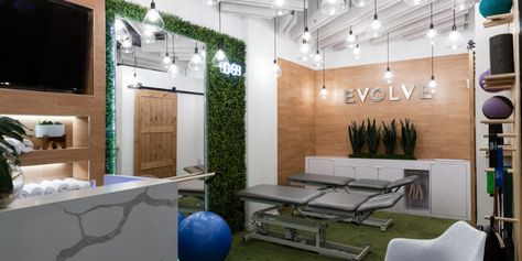 Physical Therapy Design, Physiotherapy Room, Chiropractic Office Design, Therapy Design, New York Luxury, Nyc Interior Design, Luxury Hospitality, Physiotherapy Clinic, Cabinet Medical