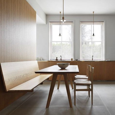 Twin KV1 kitchen taps in natural brass sit side by side alongside the striking Candela di Vals pendant lights.Architecture and interior deisgn by @williamsmalleyriba. | Photo by @AlexanderJamesphoto⠀ London Decor, Interior Deisgn, Interior Minimalista, 아파트 인테리어, Kitchen Nook, Kitchen Taps, Residential Design, Banquette, 인테리어 디자인