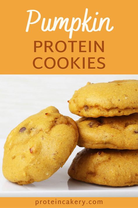 These easy pumpkin protein cookies are packed with flavor and protein. Naturally egg-free and gluten-free, and added pecans for crunch! Pumpkin Protein Cookies, Fiber Balls, Protein Powder Cookies, Protein Cookie Recipes, Pancakes Protein, Bake Healthy, Pumpkin Protein, High Protein Desserts, Cookies Healthy