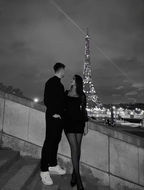 Paris Picture Ideas Couple, Couple Photos In Paris, Couple Pictures In Paris, Paris Couple Photos, Rome Couple Aesthetic, New Years Eve Couple Pictures, Paris Aesthetic Couple, Man And Woman Wedding, Paris Picture Ideas