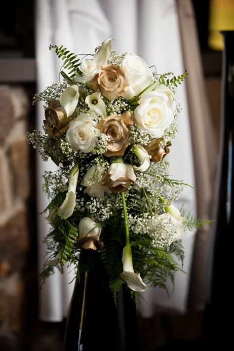 Cream And Gold Bouquet, Nye Wedding Bouquet, Green And Gold Wedding Bouquet, White And Gold Wedding Bouquet, Green And Gold Bouquet, Ivory Wedding Flowers Bouquet, Ivory And Gold Wedding, Gold Wedding Bouquets, White Floral Decor