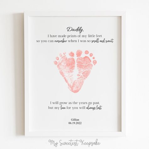 Baby Footprint Keepsake, Footprint Keepsake, Heart Printable, Footprint Art, Foot Print, Baby Footprints, Cadeau Diy, Baby Christmas Gifts, First Fathers Day