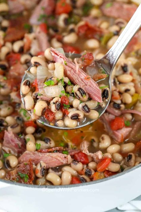 Black Eyed Peas with Ham Hocks are easy to cook and make a great hearty meal! We serve this black eyed peas recipe over rice alongside collard greens (with a big slice of Homemade Cornbread of course). #spendwithpennies #blackeyedpeas #happynewyears #hamandbeans #hamandpeas Black Eyed Peas And Ham, Black Eyed Peas Recipe Crock Pot, Blackeyed Pea Recipes, Cook Ham, Black Eyed Pea Soup, Black Eyed Peas Recipe, Ham Hocks, Pea And Ham Soup, Peas Recipe