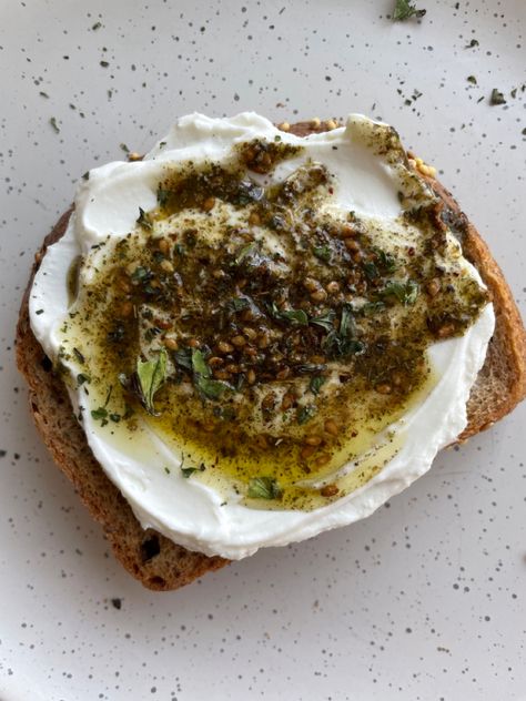 Labneh Toast, Homemade Labneh, Recovery Meals, Labneh Recipe, Cashew Sour Cream, Recovery Food, Za Atar, Deli Food, Wine And Dine