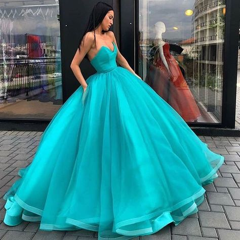 Christie (@littlexmissxchristie) • Instagram photos and videos Green Quinceanera Dress, Green Quinceanera Dresses, Strapless Ball Gown, Ball Gown Prom Dresses, Gown Prom Dresses, Evening Party Dresses, Modest Prom, Simple Prom Dress, Quinceanera Dress