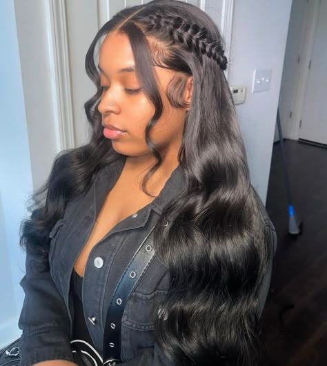 8th Grade Graduation Hairstyles Black, First Day Of School Hairstyles Black, Closure Wig Hairstyles, Grad Hairstyles, Birthday Hairstyle, Prom 2k24, Bridesmaids Hairstyles, Iconic Hairstyles, Bombshell Makeup