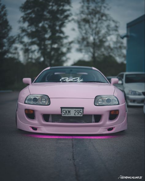 90s Japanese Cars, Toyota Supra Mk3, Car Stunt, Supra Mk4, Toyota Supra Mk4, Pretty Bike, Pimped Out Cars, Car Mods, Pink Car