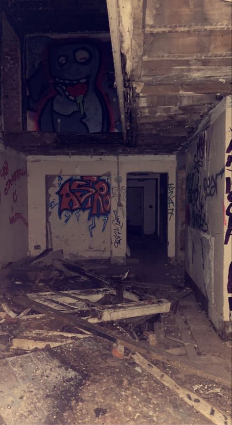 Grunge Places Aesthetic, Dark Abandoned Places Aesthetic, Abandoned Places At Night, Abandoned Hangout, Urban Exploring Aesthetic, Abandoned Places Wallpaper, Abandon Aesthetic, Exploring Abandoned Places Aesthetic, Traphouse Aesthetic