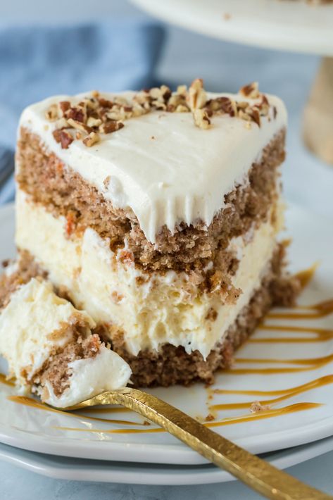 Carrot Cake Cheesecake Recipe, Carrot Cheesecake, Easter Carrot Cake, Carrot Cake Cheesecake, Carrot Cake Cookies, Cake Cheesecake, Dessert Aux Fruits, Popular Desserts, A Piece Of Cake