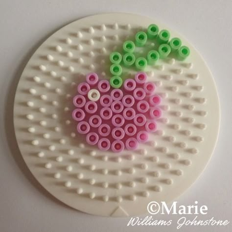 Small Hexagon Perler Bead Patterns, Bead Mania Ideas, Retro Perler Bead Patterns, Pink Perler Bead Patterns, Pink Perler Beads, Melt Beads Patterns, Hamma Beads Ideas, Easy Perler Bead Patterns, Melty Bead Patterns