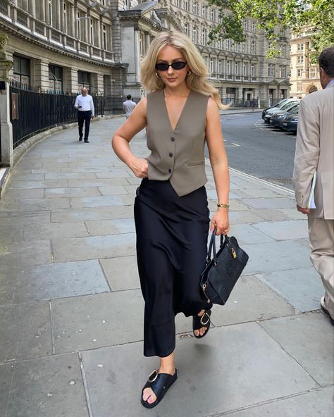 Styling a zara waistcoat with a long satin skirt from asos perfect corporate office work outfit idea Nyc Corporate Outfits, Black Midi Skirt Work Outfit, Neutral Ootd, Summer Work Outfits Office, Drinks Outfits, Waistcoat Outfit, Satin Skirt Outfit, Meeting Outfit, Summer Office Outfits