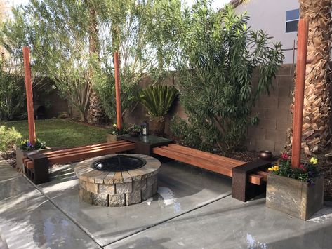 Cinder Block Benches, Block Bench Ideas, Cinder Block Bench, Block Bench, Diy Outdoor Seating, Cinder Block Garden, Diy Backyard Patio, Fire Pit Landscaping, Cinder Blocks