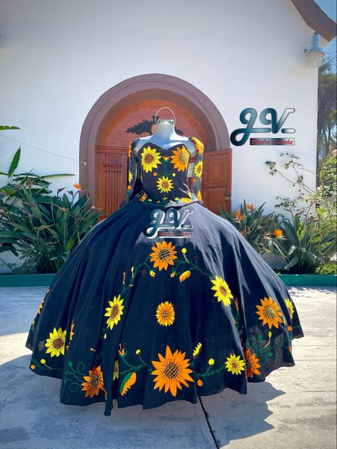 Vestido con girasoles bordados a mano, manga larga o corta Vestidos Rancheros, Ball Gowns, Formal Dresses, Quick Saves